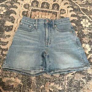 Madewell perfect mid length jean short